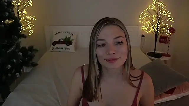 IceDanielles online show from December 2024 06:00:02 PM
