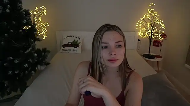 IceDanielles online show from December 2024 09:06:02 PM