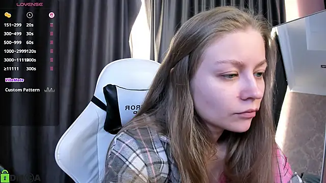 Snapshot of Polumna_cute chatting on February 2026 01:07:02 PM Polumna cute online show from February 2026 01:07:02 PM