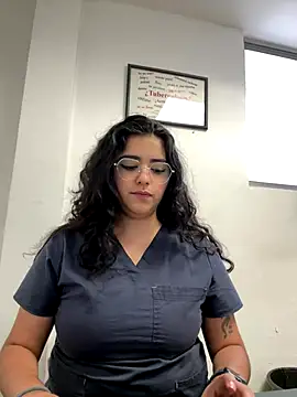 Snapshot of Ales_Kitten chatting on October 2025 08:40:02 PM Ales Kitten online show from October 2025 08:40:02 PM