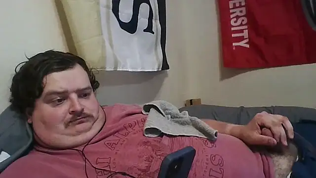 Snapshot of YelpedAverting chatting on November 2025 09:30:02 PM YelpedAverting online show from November 2025 09:30:02 PM