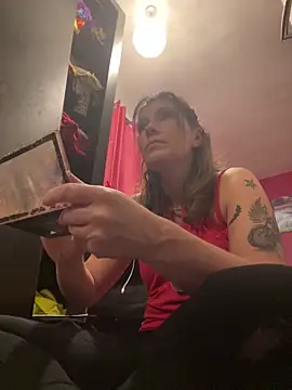 Lwhite1 online show from November 2025 04:39:01 PM