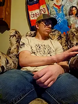 Snapshot of REDHAMMER_ chatting on March 2025 12:16:01 AM REDHAMMER online show from March 2025 12:16:01 AM