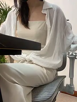 Annabody online show from December 2025 08:27:02 PM