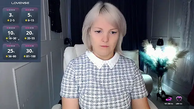 Juarnea online show from November 2025 10:03:02 AM