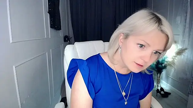 Juarnea online show from November 2025 10:12:01 PM