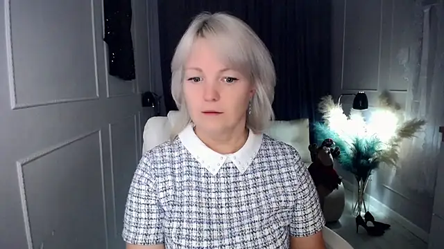 Juarnea online show from December 2025 08:12:02 AM