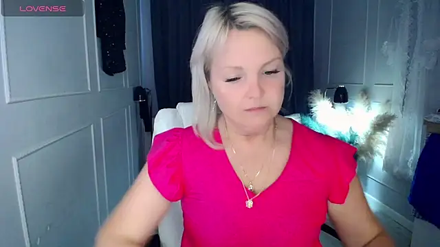 Juarnea online show from April 2026 01:41:01 PM