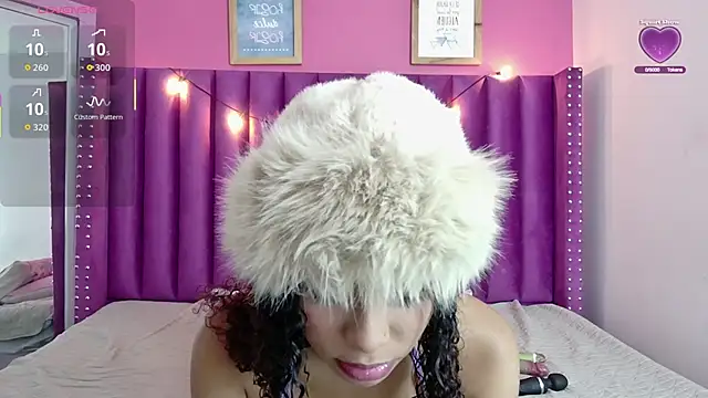 littleebonny online show from November 2025 01:21:02 PM