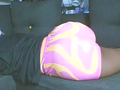 Snapshot of sweet_bigclit chatting on October 2025 04:53:02 PM sweet bigclit online show from October 2025 04:53:02 PM