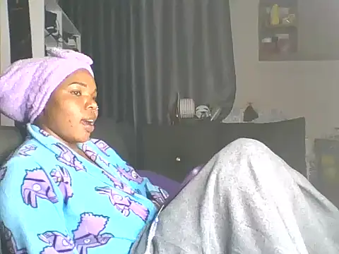 Snapshot of sweet_bigclit chatting on November 2025 05:56:02 PM sweet bigclit online show from November 2025 05:56:02 PM