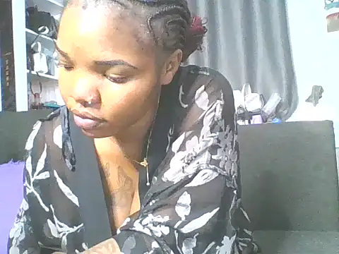 Snapshot of sweet_bigclit chatting on November 2025 05:05:01 AM sweet bigclit online show from November 2025 05:05:01 AM