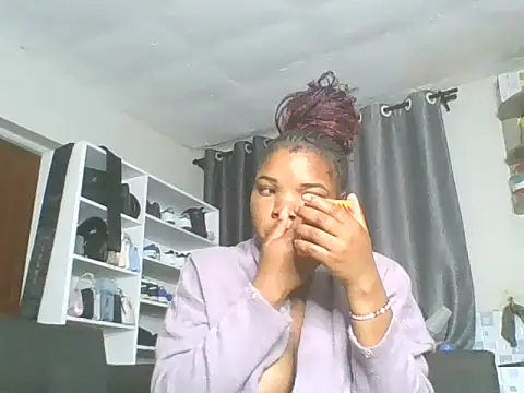 Snapshot of sweet_bigclit chatting on November 2025 03:50:01 AM sweet bigclit online show from November 2025 03:50:01 AM