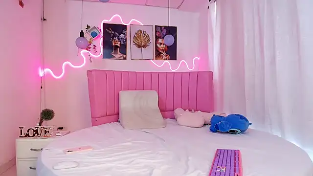 Azul horney online show from February 2025 09:01:01 PM