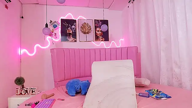 Azul horney online show from March 2025 11:46:01 PM