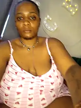 Snapshot of CocoBootyyy chatting on November 2025 11:31:02 AM CocoBootyyy online show from November 2025 11:31:02 AM