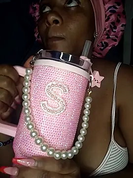 Snapshot of CocoBootyyy chatting on December 2025 01:02:02 AM CocoBootyyy online show from December 2025 01:02:02 AM