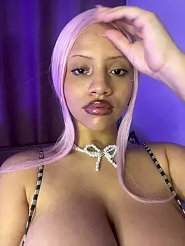 Snapshot of Charlotee_ chatting on January 2025 11:08:01 PM Charlotee  online show from January 2025 11:08:01 PM