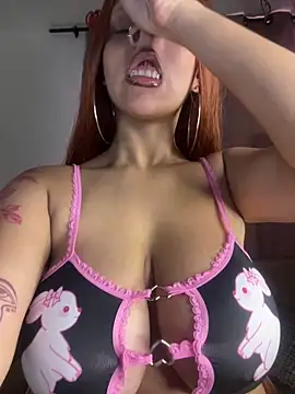 Snapshot of Charlotee_ chatting on February 2025 09:38:02 PM Charlotee  online show from February 2025 09:38:02 PM