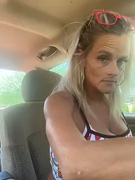 vixendoll87 online show from April 2026 06:42:01 PM