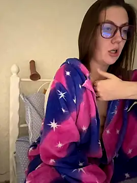 BeatriceTender online show from November 2025 08:32:01 PM