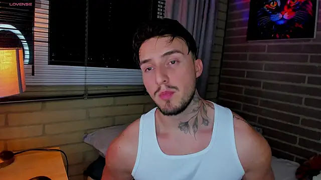 Snapshot of liam_oficial02 chatting on July 2026 03:04:01 AM liam oficial02 online show from July 2026 03:04:01 AM