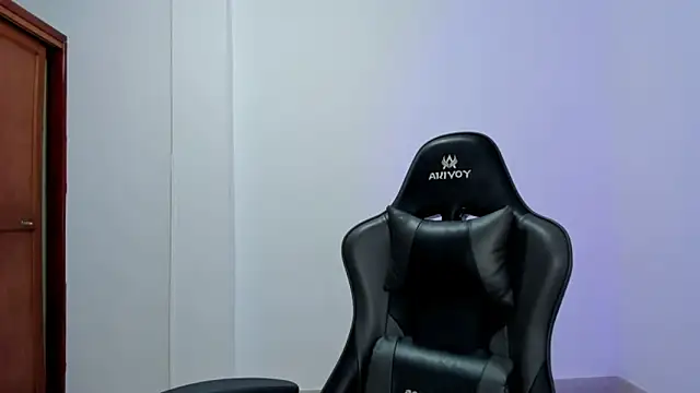 avellanatammy online show from December 2025 01:25:02 AM