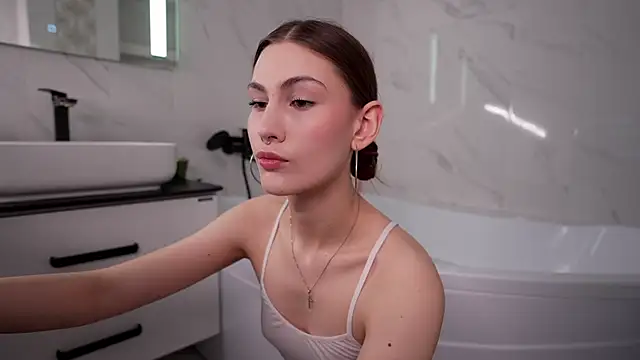 Snapshot of AlisaLore chatting on March 2025 07:32:01 AM AlisaLore online show from March 2025 07:32:01 AM