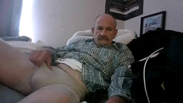 Snapshot of den-rock4u chatting on May 2026 12:57:02 PM den-rock4u online show from May 2026 12:57:02 PM