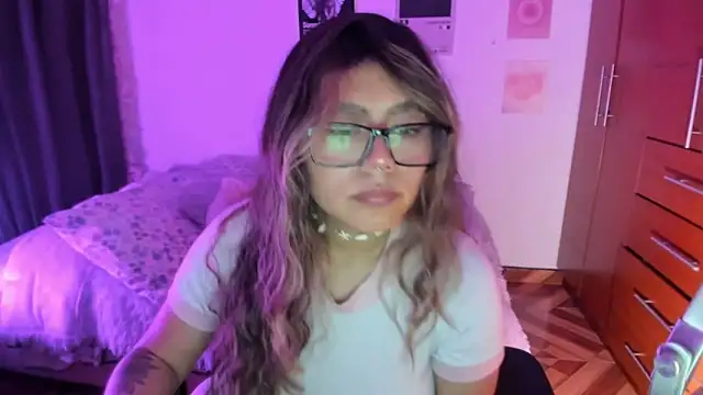 StephaniFox online show from April 2026 02:23:01 AM