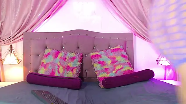 Snapshot of Maite_Foxx chatting on December 2024 10:02:02 PM Maite Foxx online show from December 2024 10:02:02 PM