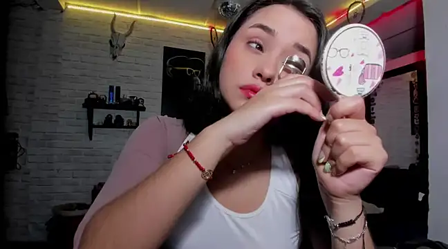 Kimmymadison- online show from December 2024 04:46:01 AM