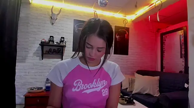 Kimmymadison- online show from December 2024 01:37:01 AM