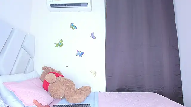 sofiacastillo01 online show from February 2026 02:18:01 PM