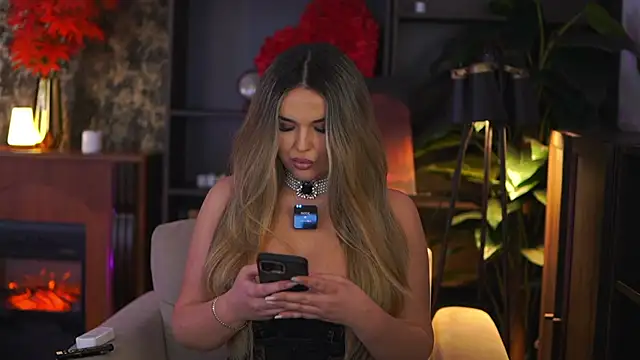 EvaSunderland online show from April 2026 10:41:02 AM