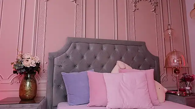 Snapshot of LucyAddison chatting on September 2025 03:41:02 AM LucyAddison online show from September 2025 03:41:02 AM