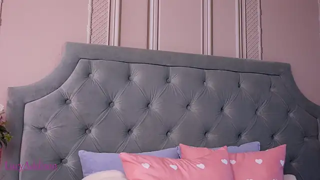 Snapshot of LucyAddison chatting on November 2025 04:35:01 AM LucyAddison online show from November 2025 04:35:01 AM