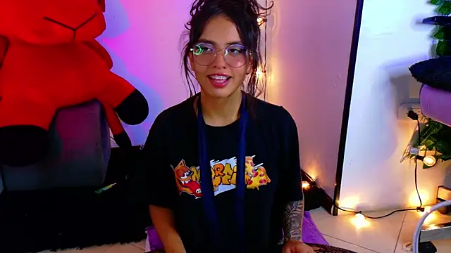 Snapshot of Dann_dan chatting on December 2024 08:56:02 AM Dann dan online show from December 2024 08:56:02 AM