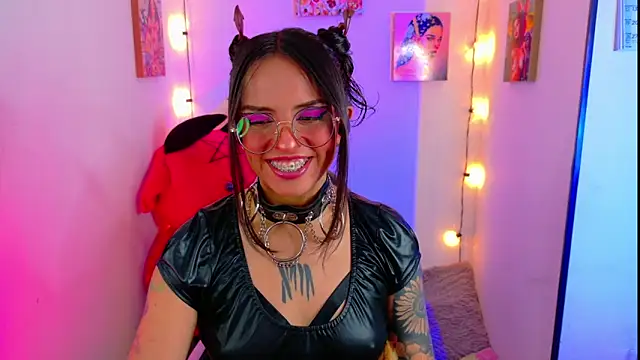 Snapshot of Dann_dan chatting on January 2025 03:04:02 AM Dann dan online show from January 2025 03:04:02 AM