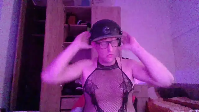 Bigthroaterboy online show from November 2025 06:50:02 PM