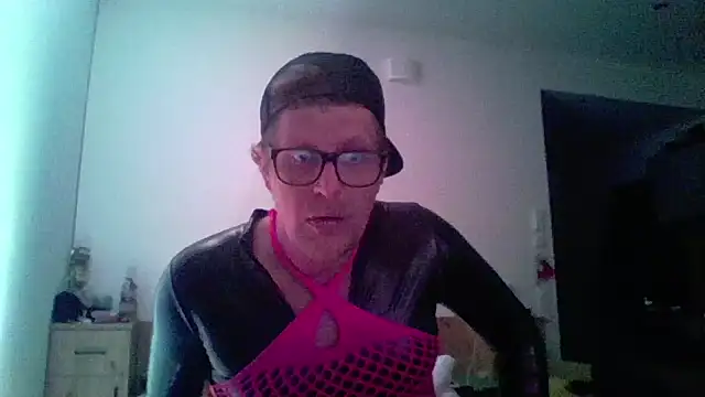 Bigthroaterboy online show from March 2026 04:05:01 AM