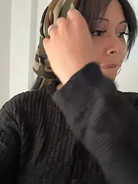 HaileyDiana online show from April 2026 12:23:01 PM