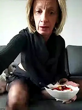 tatianasexymilf online show from April 2026 03:06:01 PM