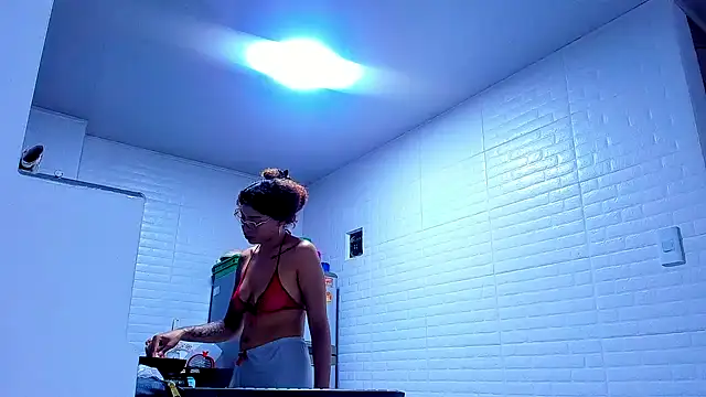 kerlysmith 24 online show from February 2025 07:27:01 PM