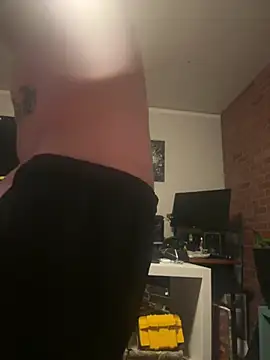 Snapshot of trash4cash chatting on March 2025 01:45:01 AM trash4cash online show from March 2025 01:45:01 AM