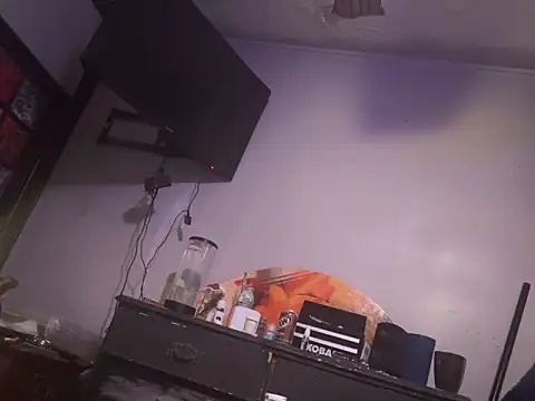 Snapshot of trash4cash chatting on October 2025 05:21:01 PM trash4cash online show from October 2025 05:21:01 PM