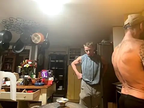 Snapshot of trash4cash chatting on November 2025 11:40:01 PM trash4cash online show from November 2025 11:40:01 PM