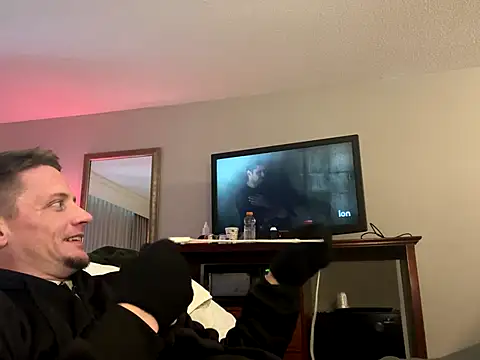 Snapshot of trash4cash chatting on December 2025 07:43:01 PM trash4cash online show from December 2025 07:43:01 PM