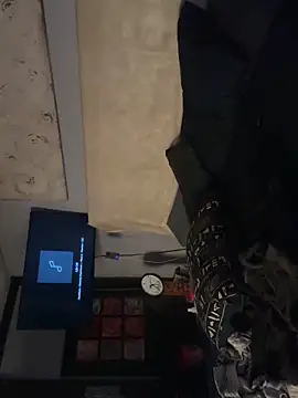 Snapshot of trash4cash chatting on February 2026 04:16:02 PM trash4cash online show from February 2026 04:16:02 PM