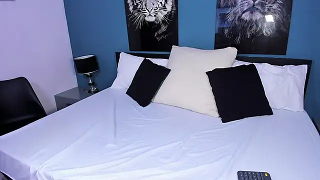 Liana Bernocchi online show from March 2025 08:28:01 PM